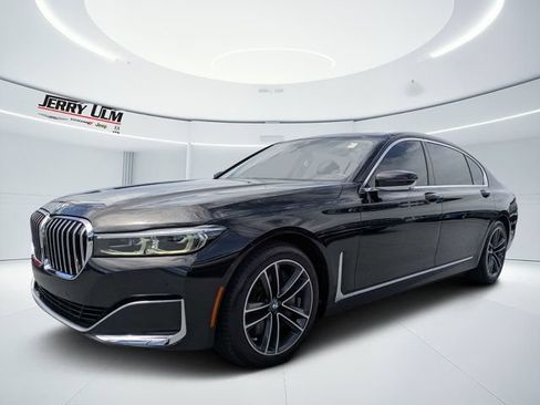 Used 2020 BMW 750i xDrive w/ Cold Weather Package AWD/4WD image 7