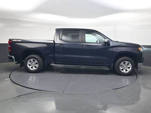 Used 2022 Chevrolet Silverado 1500 LT AWD/4WD image 4