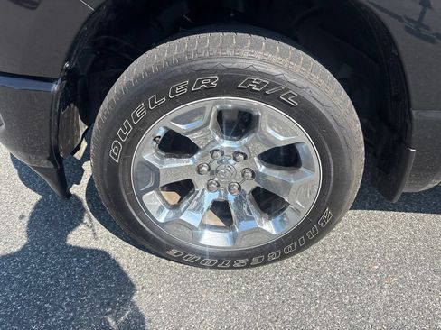 Used 2022 RAM 1500 Big Horn AWD/4WD image 11