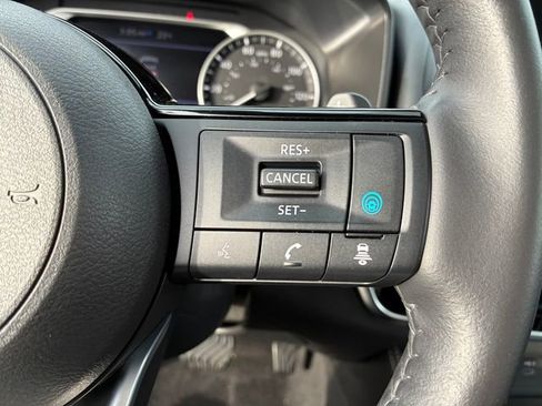 Used 2023 Nissan Rogue SL image 25