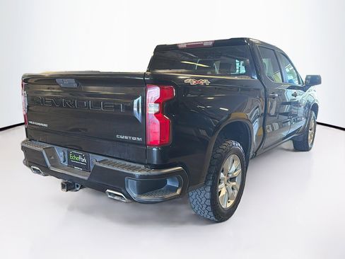 Used 2020 Chevrolet Silverado 1500 Custom w/ Custom Value Package image 9