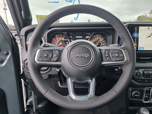 New 2026 Jeep Wrangler Unlimited Sahara AWD/4WD image 24