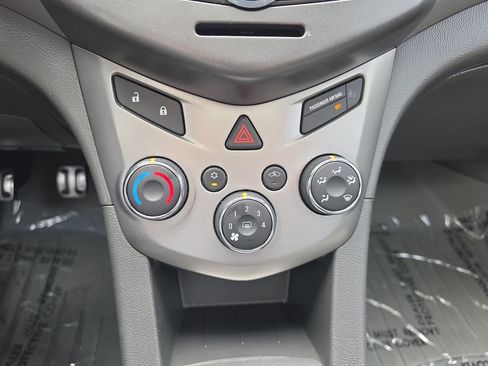 Used 2015 Chevrolet Sonic LT w/ Fun and Sun Package image 33