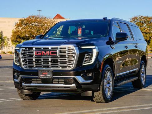 New 2026 GMC Yukon XL Denali image 2