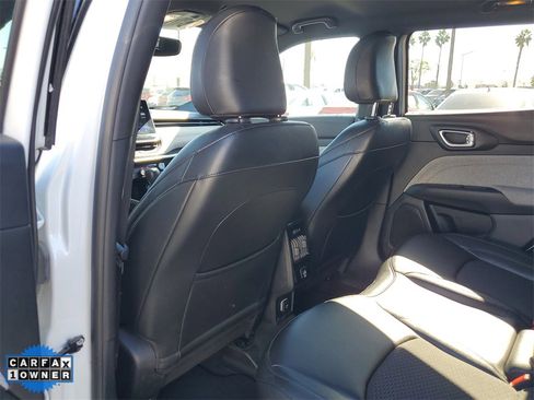 Used 2024 Jeep Compass Latitude image 13