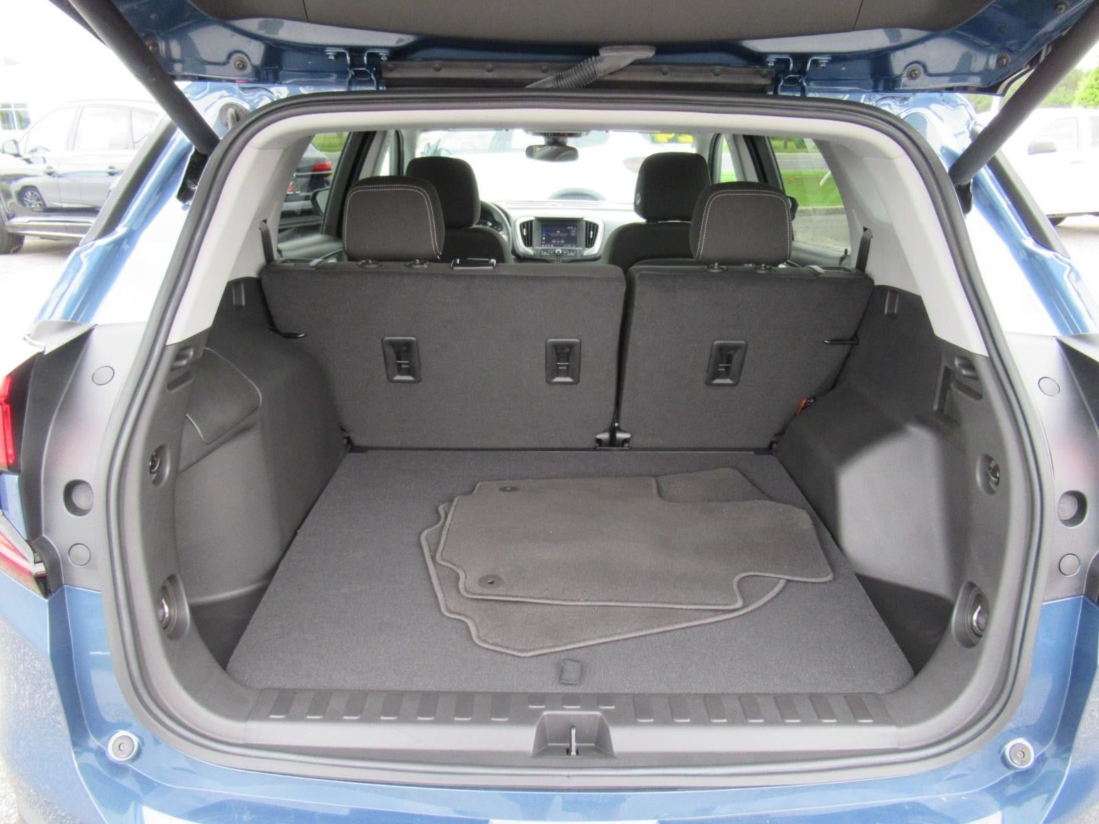 Used 2024 GMC Terrain SLE w/ Driver Convenience Package FWD image 33