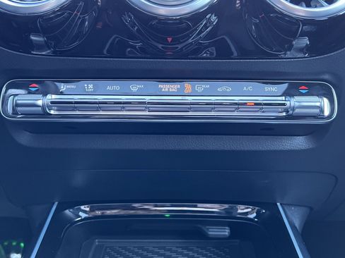 Certified 2025 Mercedes-Benz GLA 250 image 29