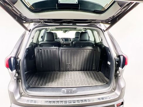Used 2019 Toyota Highlander Limited Platinum image 27