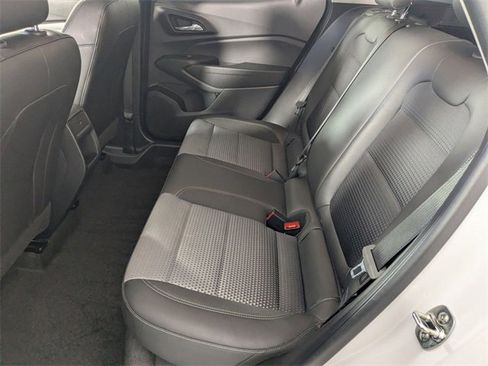 Used 2025 Chevrolet Trax LT w/ LT Convenience Package image 26