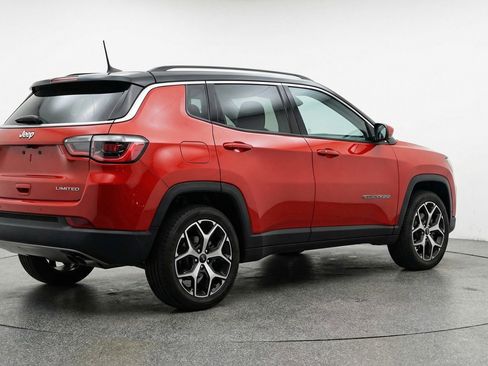 Used 2025 Jeep Compass Limited AWD/4WD image 9