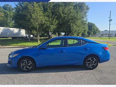 Used 2025 Nissan Sentra SV FWD image 3