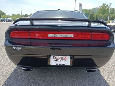Used 2014 Dodge Challenger R/T RWD image 4