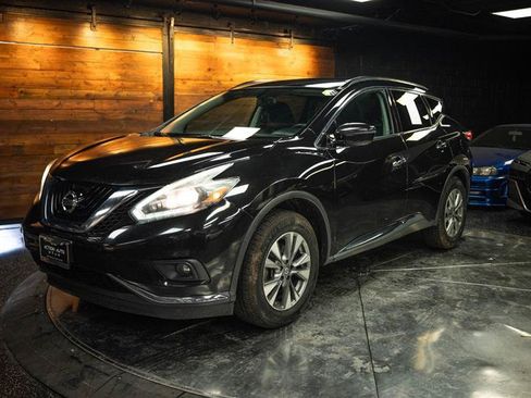 Used 2018 Nissan Murano SV AWD/4WD image 2