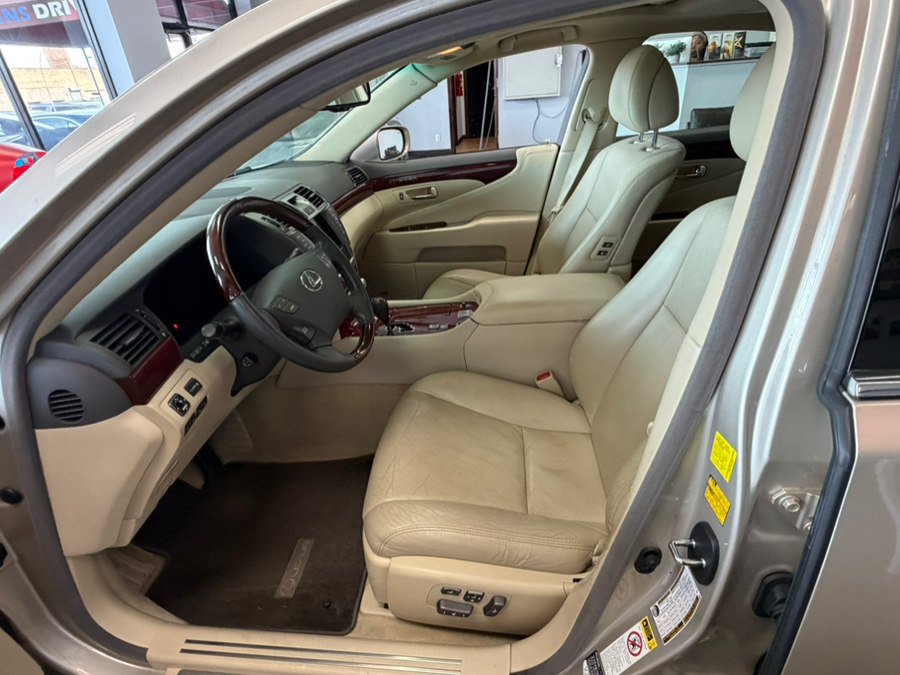 Used 2011 Lexus LS 460 w/ Comfort Pkg RWD image 28
