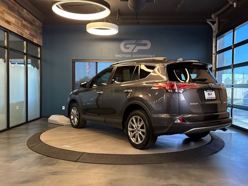Used 2018 Toyota RAV4 Limited w/ Advanced Technology Package FWD image 5