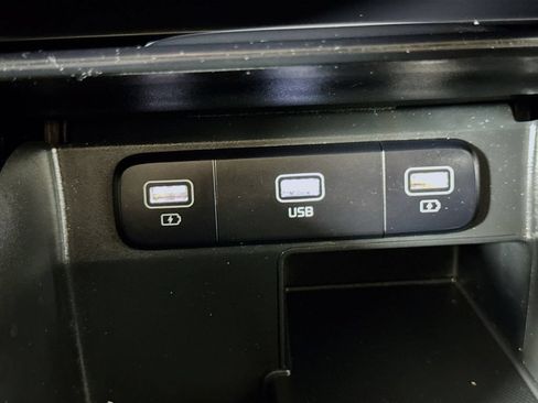 Used 2021 Kia Sorento LX FWD image 17