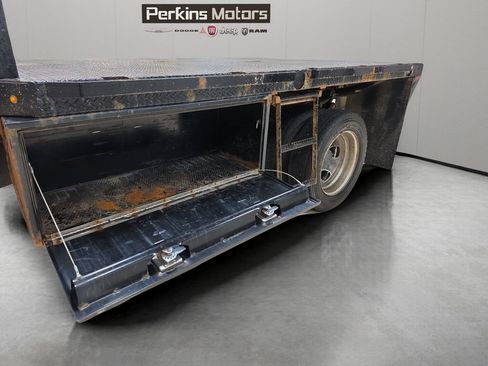 Used 2020 RAM 5500 Tradesman w/ Chrome Appearance Group AWD/4WD image 11