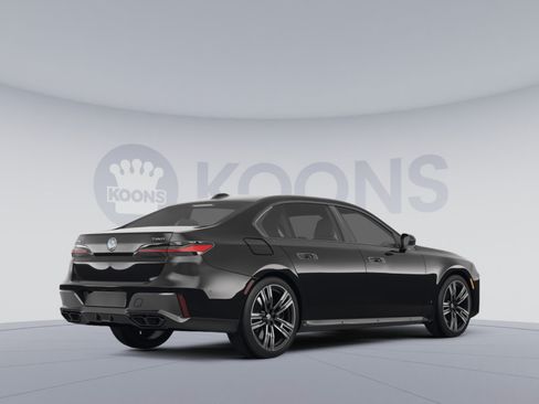 Used 2023 BMW 760i xDrive AWD/4WD image 4