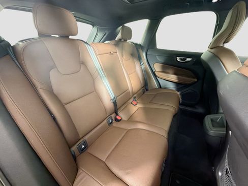 Certified 2023 Volvo XC60 B5 Plus w/ Protection Package Premier image 28