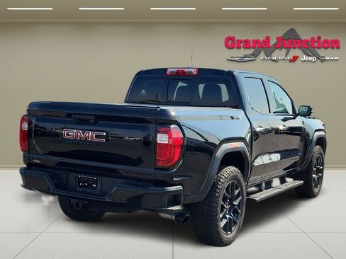 Used 2023 GMC Canyon Denali w/ Denali Black Edition AWD/4WD image 4