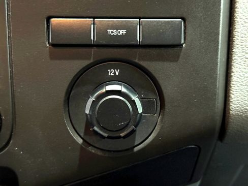 Used 2016 Ford F550 2WD Crew Cab Super Duty image 27