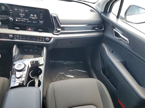 New 2025 Kia Sportage LX image 25