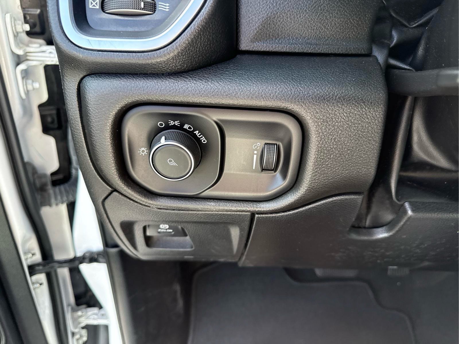 Used 2024 RAM 1500 Big Horn AWD/4WD image 24