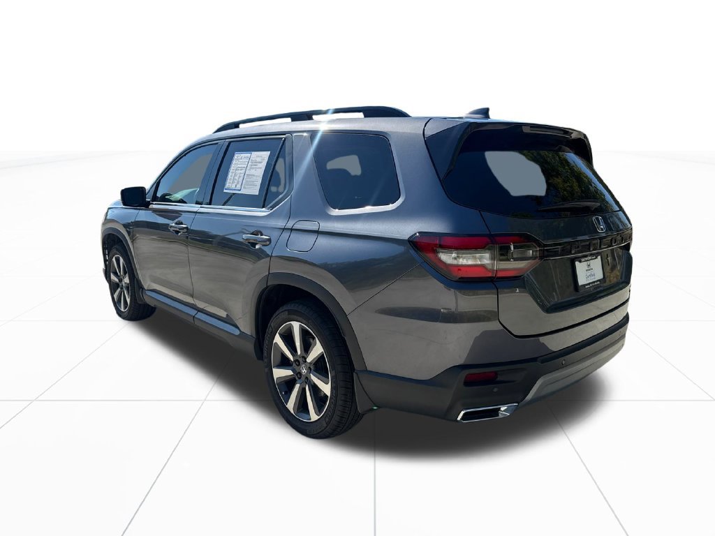 Certified 2025 Honda Pilot Touring image 6