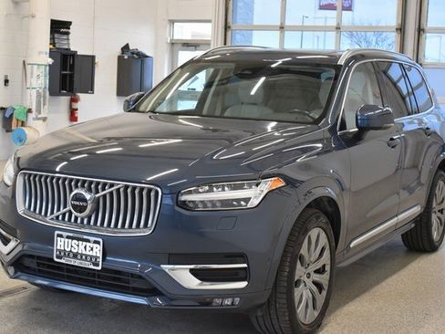 Used 2023 Volvo XC90 B6 Plus image 9