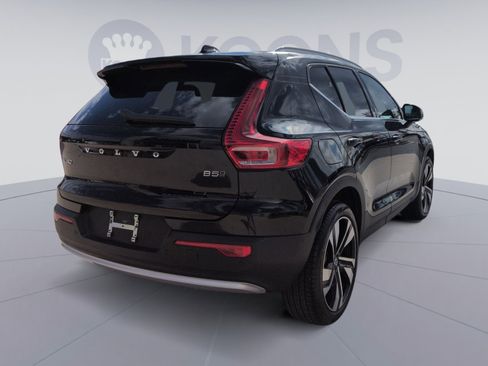 Certified 2024 Volvo XC40 B5 Ultimate w/ Protection Package Premier image 7