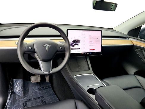 Used 2023 Tesla Model Y Long Range AWD/4WD image 12