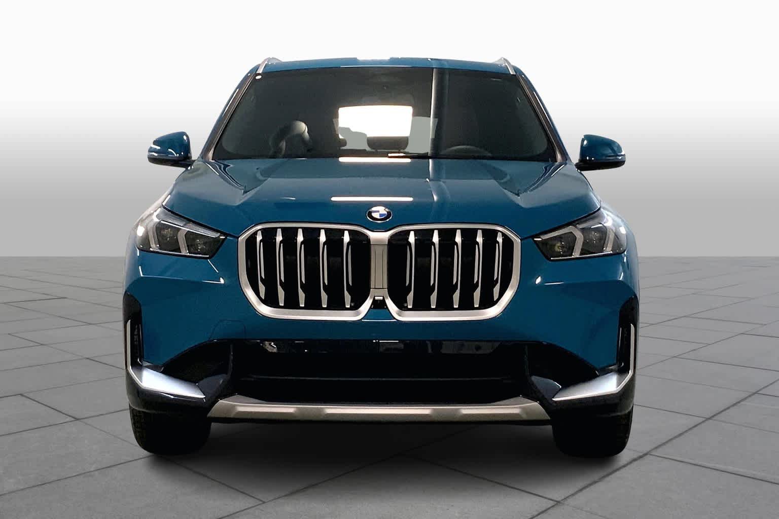 Used 2025 BMW X1 xDrive28i w/ Technology Package AWD/4WD image 3