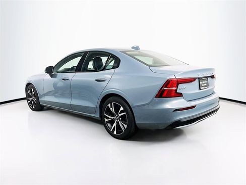 Used 2023 Volvo S60 B5 Core image 5
