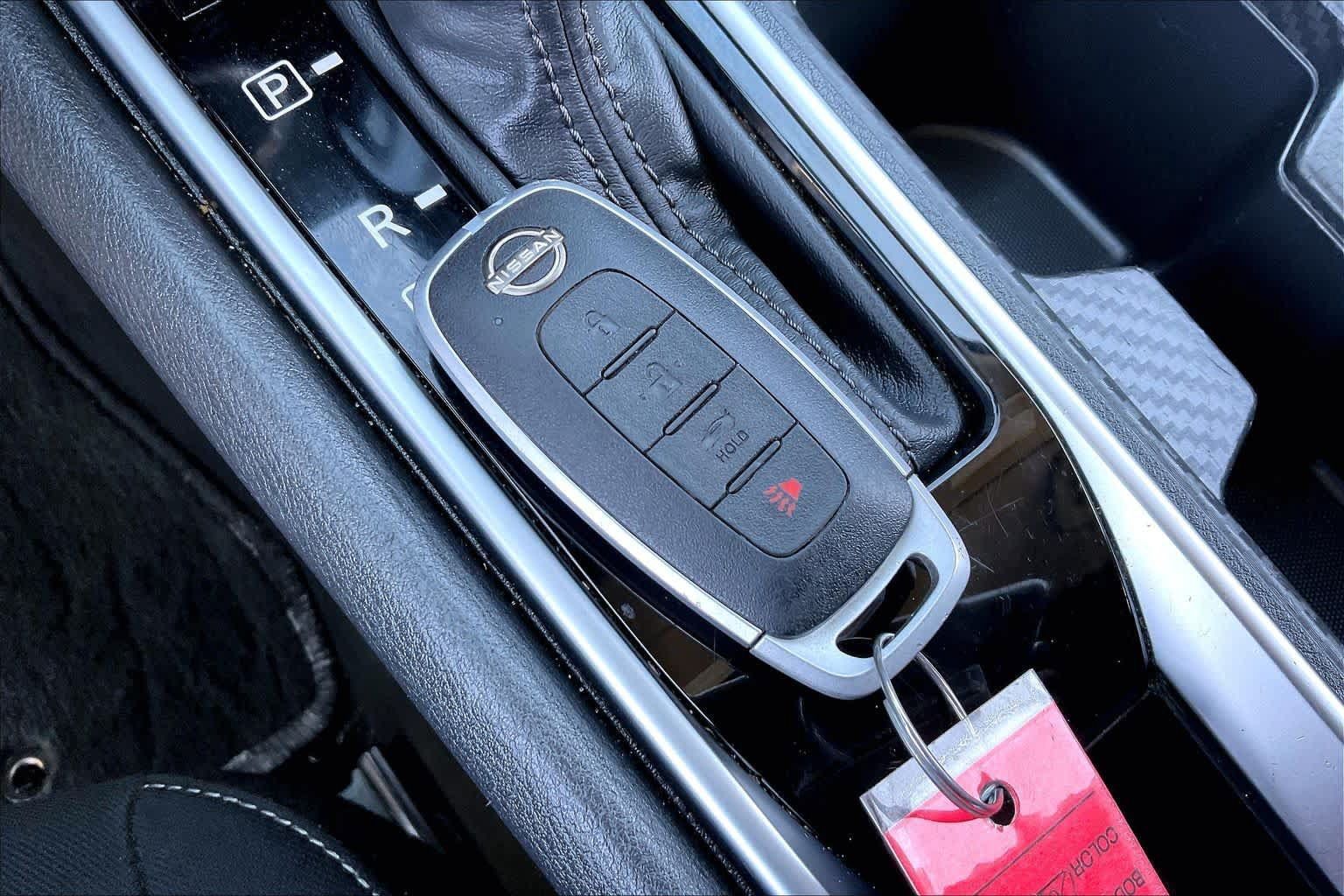 Used 2025 Nissan Sentra SV FWD image 13