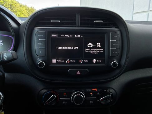 Used 2025 Kia Soul LX w/ LX Technology Package FWD image 24