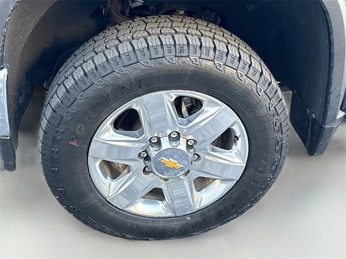 Used 2022 Chevrolet Silverado 2500 LTZ w/ LTZ Premium Package image 31