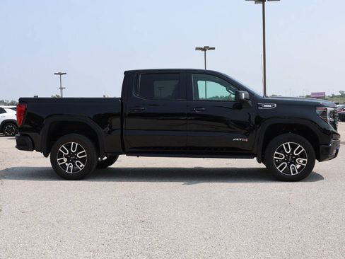 Used 2025 GMC Sierra 1500 AT4 w/ AT4 Premium Package AWD/4WD image 7