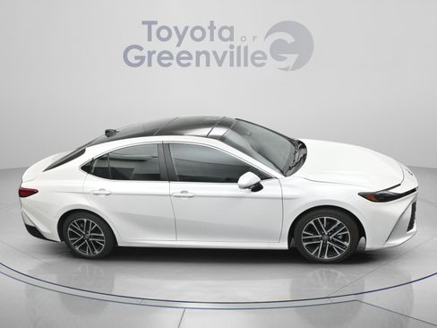 Used 2025 Toyota Camry XLE w/ Premium Plus Package FWD image 18