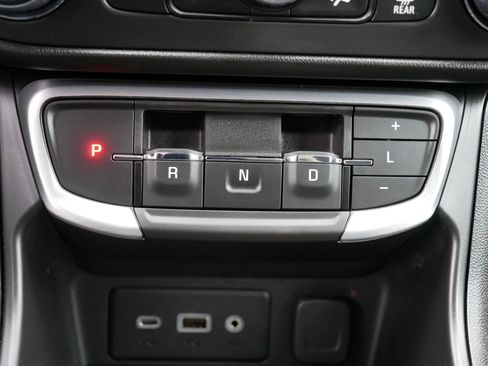 Used 2024 GMC Terrain SLE w/ Driver Convenience Package image 24