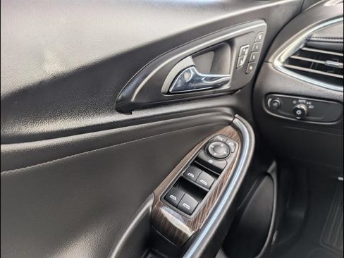 Used 2023 Chevrolet Malibu LT FWD image 18