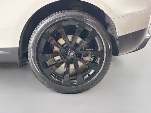 Certified 2024 Land Rover Range Rover Sport SE image 32