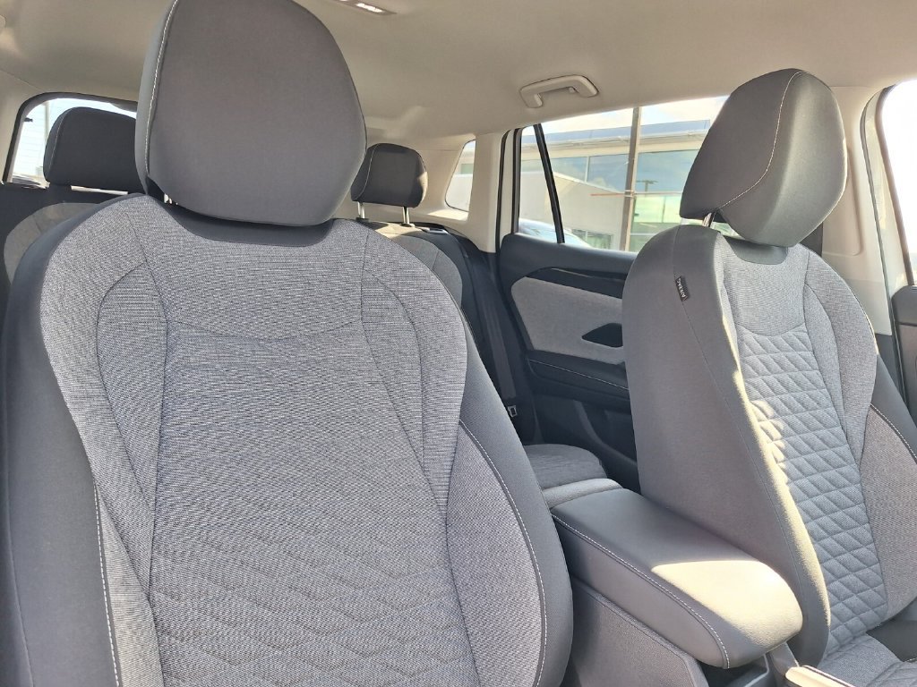 Used 2026 Volkswagen Tiguan S FWD image 27