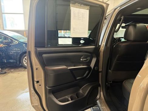 Used 2024 Nissan Titan PRO-4X w/ Pro-4x Convenience Package AWD/4WD image 10