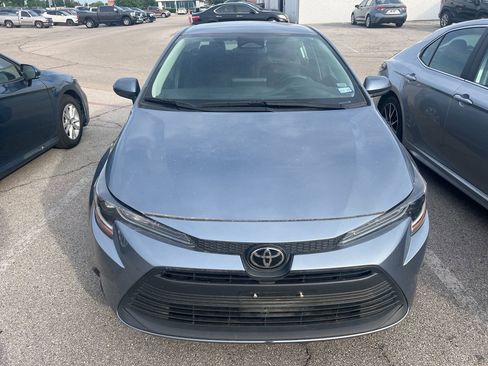 Used 2024 Toyota Corolla LE FWD image 2