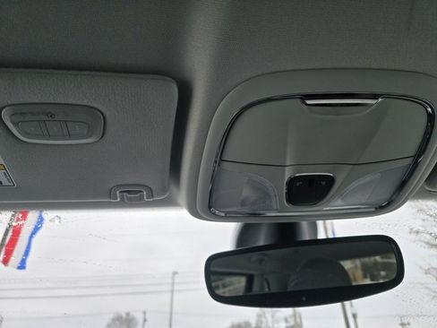 Used 2019 Jeep Cherokee Limited image 24