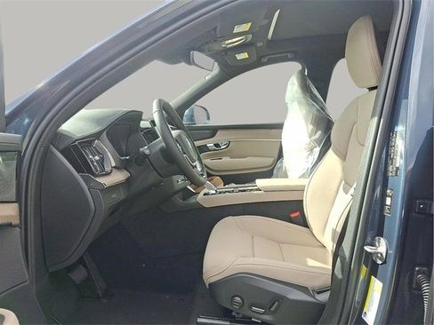 New 2026 Volvo XC90 B6 Plus w/ Protection Package Premier image 7