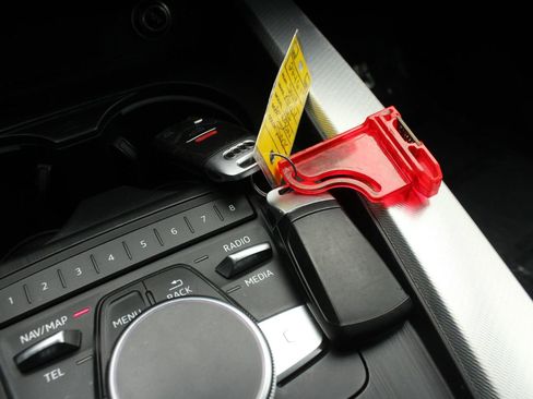 Used 2018 Audi A4 2.0T allroad Premium Plus w/ Premium Plus Package image 37