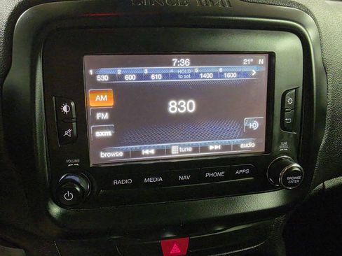 Used 2016 Jeep Renegade Trailhawk AWD/4WD image 35