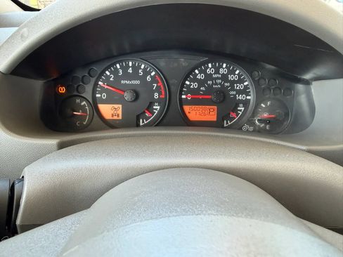 Used 2016 Nissan Frontier SV w/ Moonroof Package AWD/4WD image 18