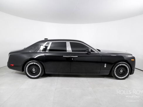 Certified 2025 Rolls-Royce Phantom Sedan image 10